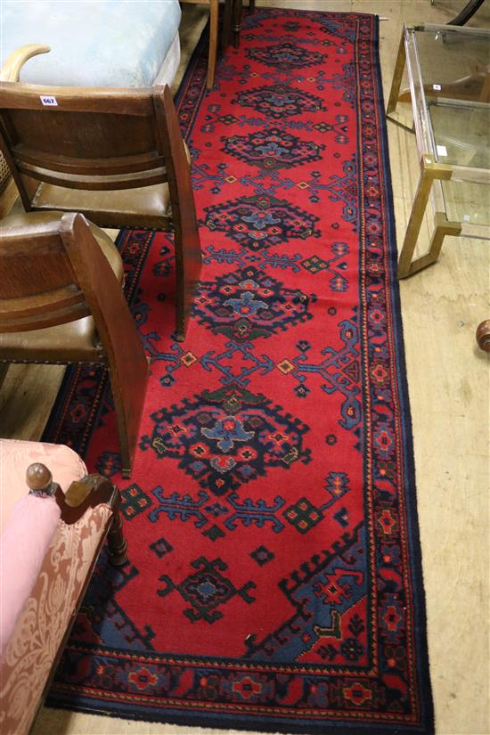 Axminster red runner(-)
